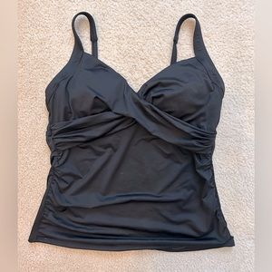 Lands End twist front swim top